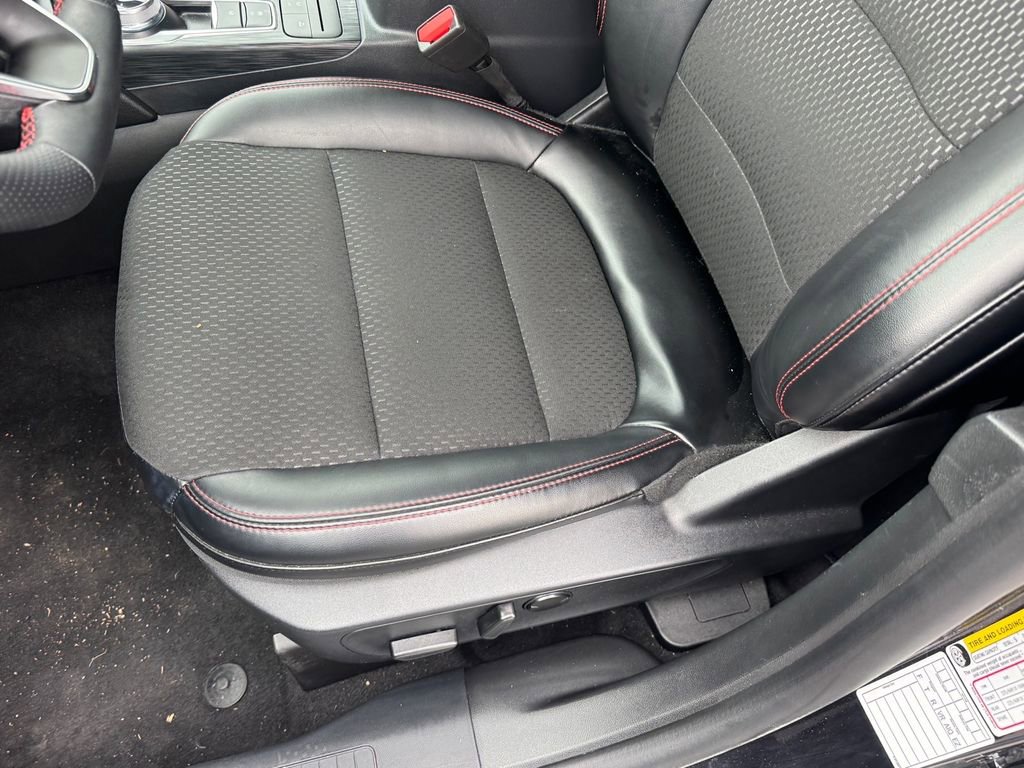 Used 2025 Ford Escape ST-Line image 6