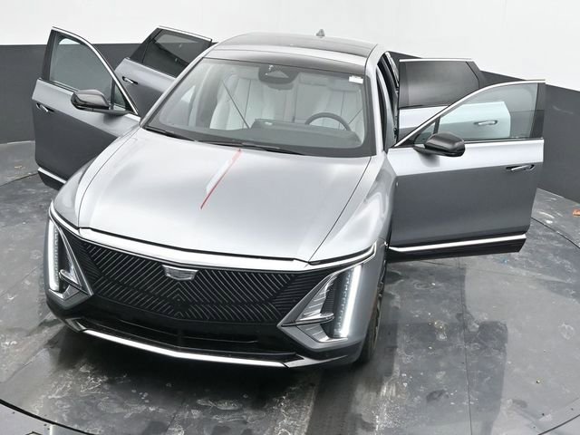 New 2025 Cadillac Lyriq Luxury w/ LPO, Red Accent Package image 51