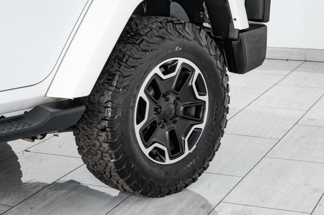 Used 2015 Jeep Wrangler Unlimited Sahara w/ Connectivity Group image 52