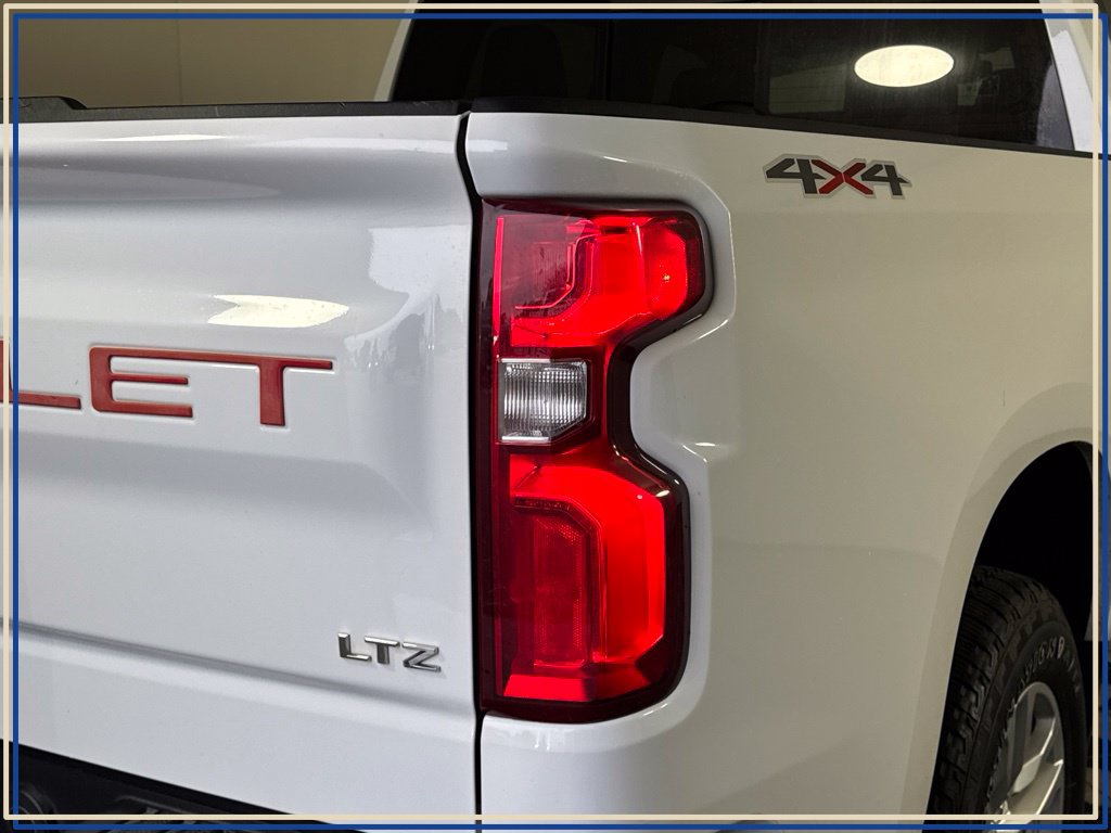 Used 2021 Chevrolet Silverado 1500 LTZ w/ LTZ Convenience Package II AWD/4WD image 9