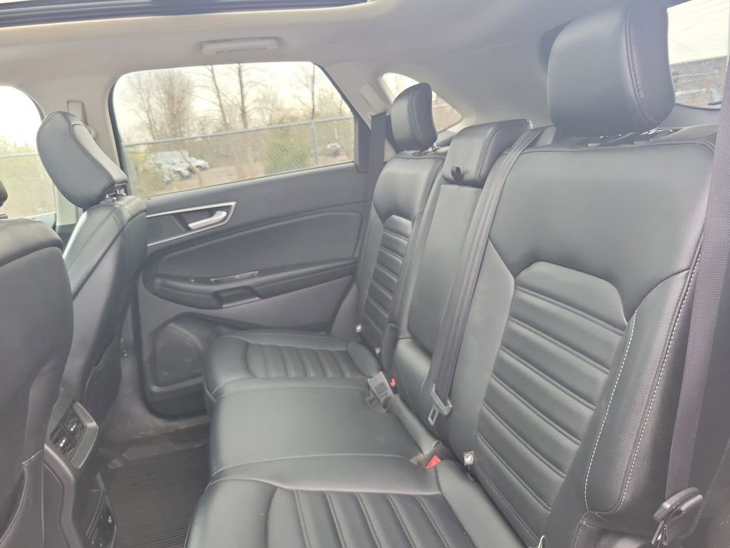Used 2020 Ford Edge SEL w/ Convenience Package image 30