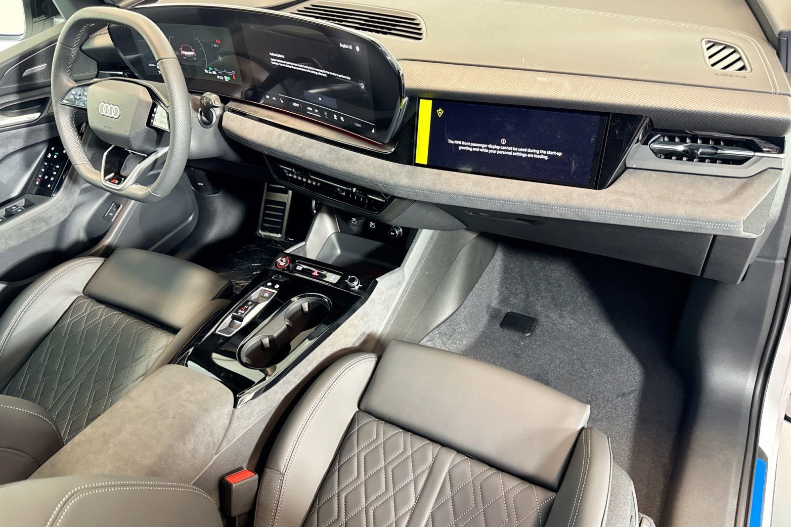 New 2025 Audi SQ6 e-tron Prestige AWD/4WD image 26