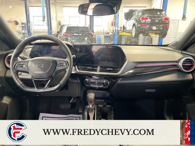 Certified 2024 Chevrolet Trax RS w/ Driver Confidence Package image 15