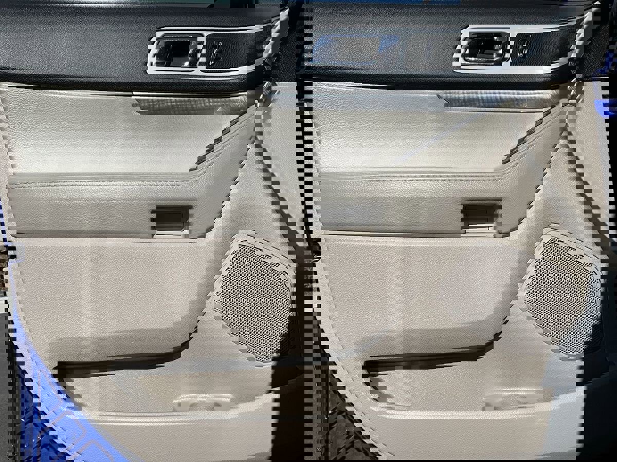 Used 2014 Ford Explorer XLT w/ Equipment Group 201A image 14
