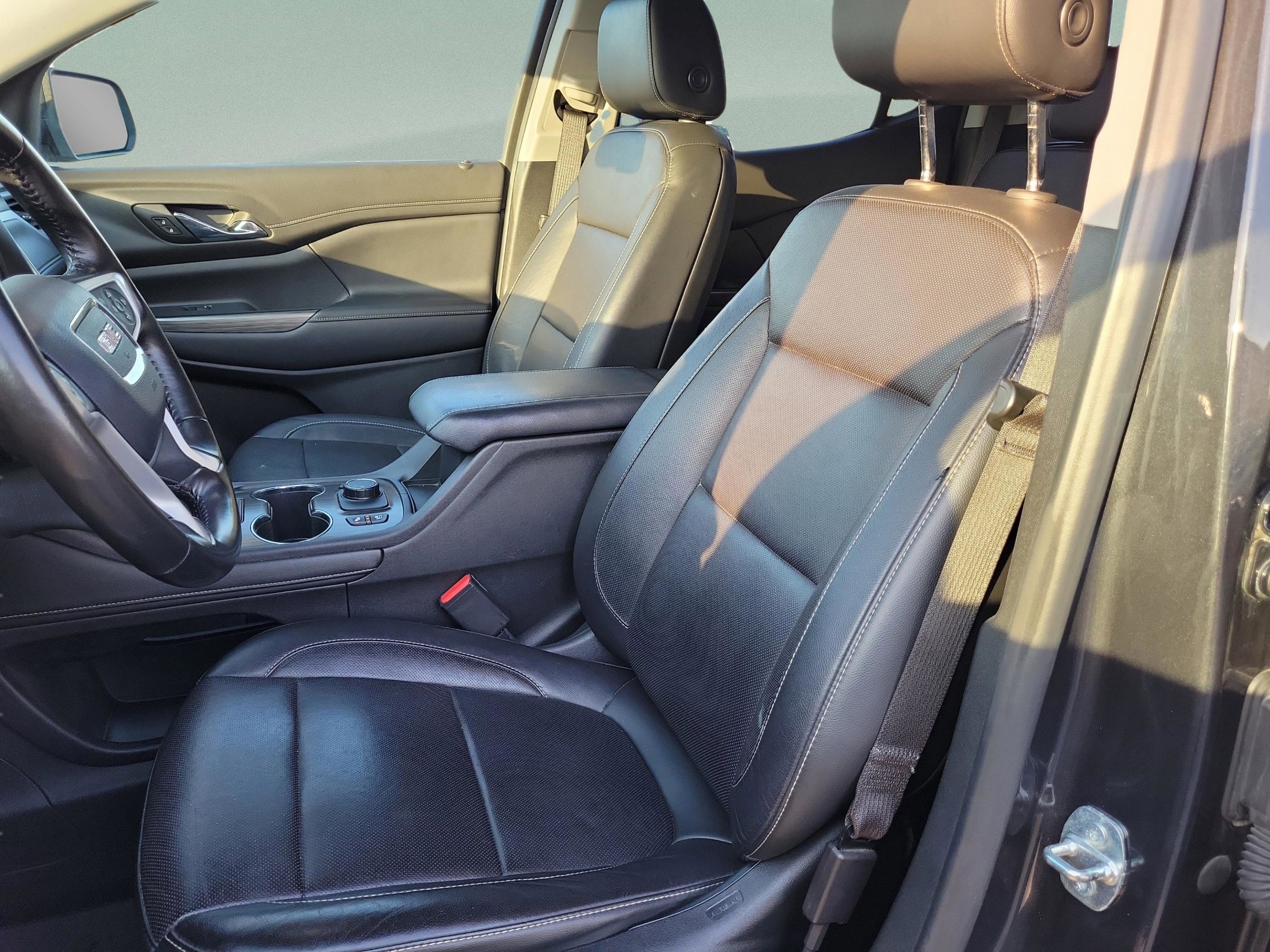 Used 2020 GMC Acadia SLT w/ Premium Package image 14