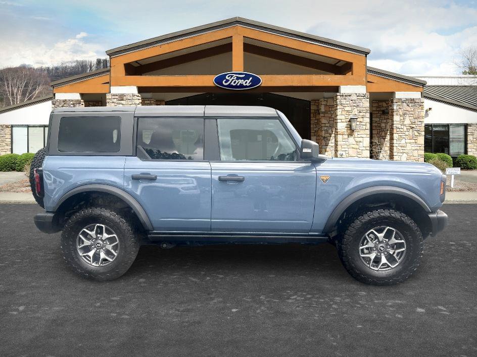 Used 2025 Ford Bronco Badlands AWD/4WD image 4
