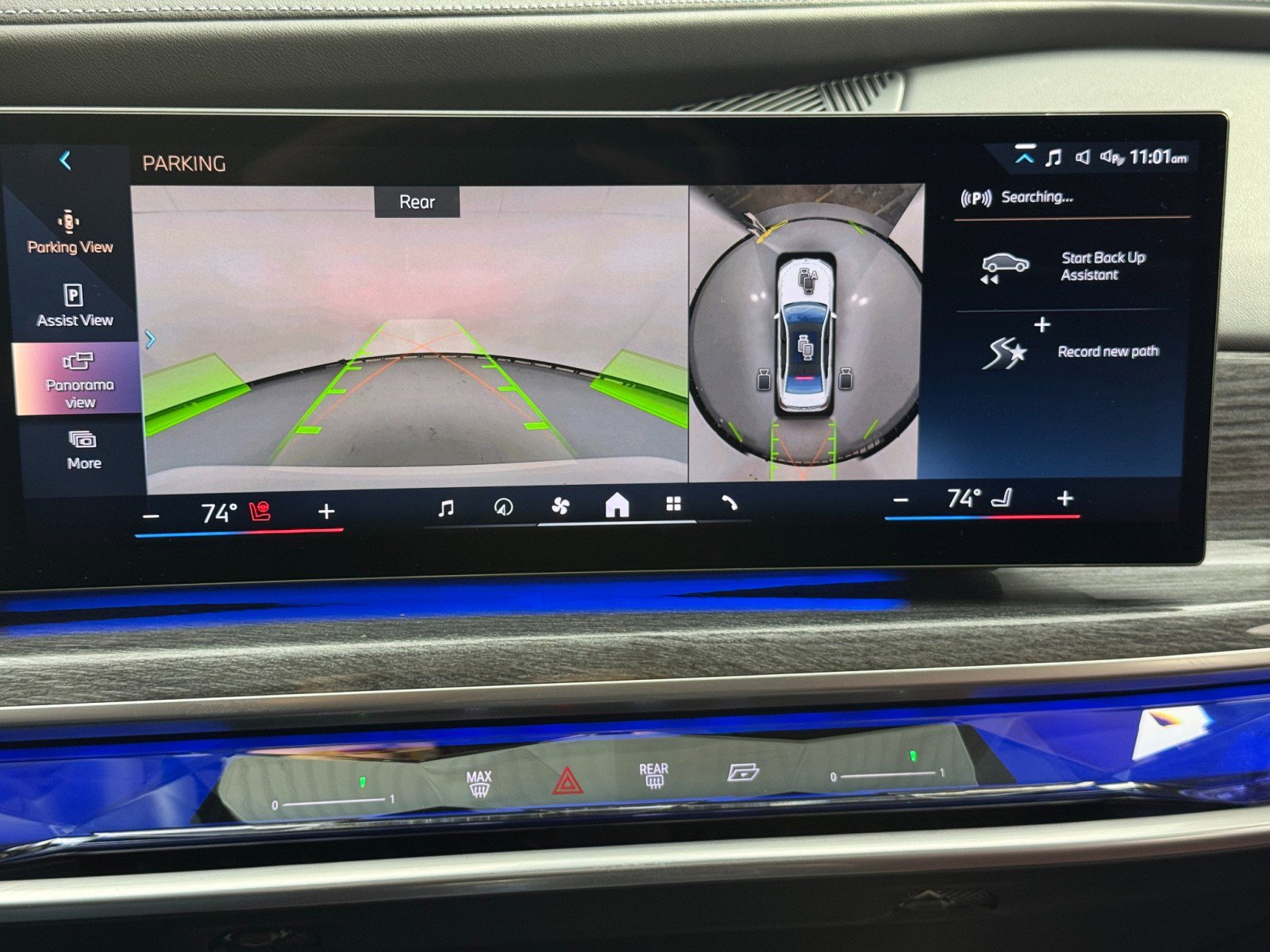 Used 2023 BMW i7 xDrive60 w/ Executive Package 2 image 32