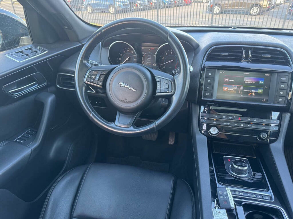 Used 2018 Jaguar F-PACE Premium image 5