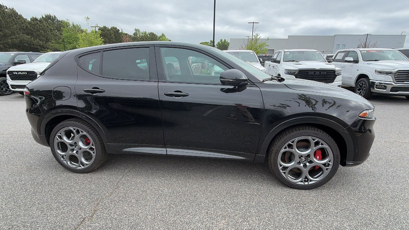 Used 2024 Alfa Romeo Tonale Veloce w/ Active Assist Package AWD/4WD image 7