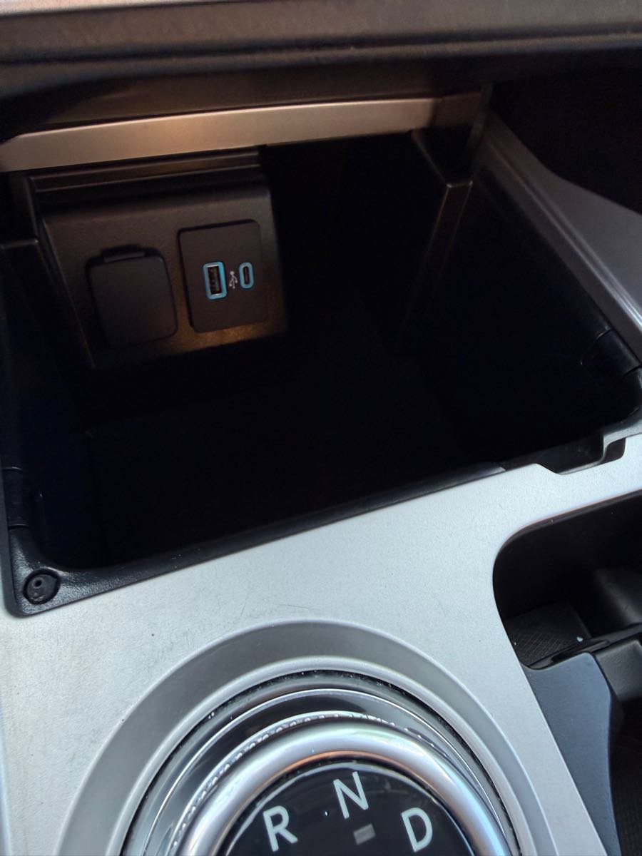 Used 2024 Ford Explorer XLT w/ Equipment Group 202A AWD/4WD image 22