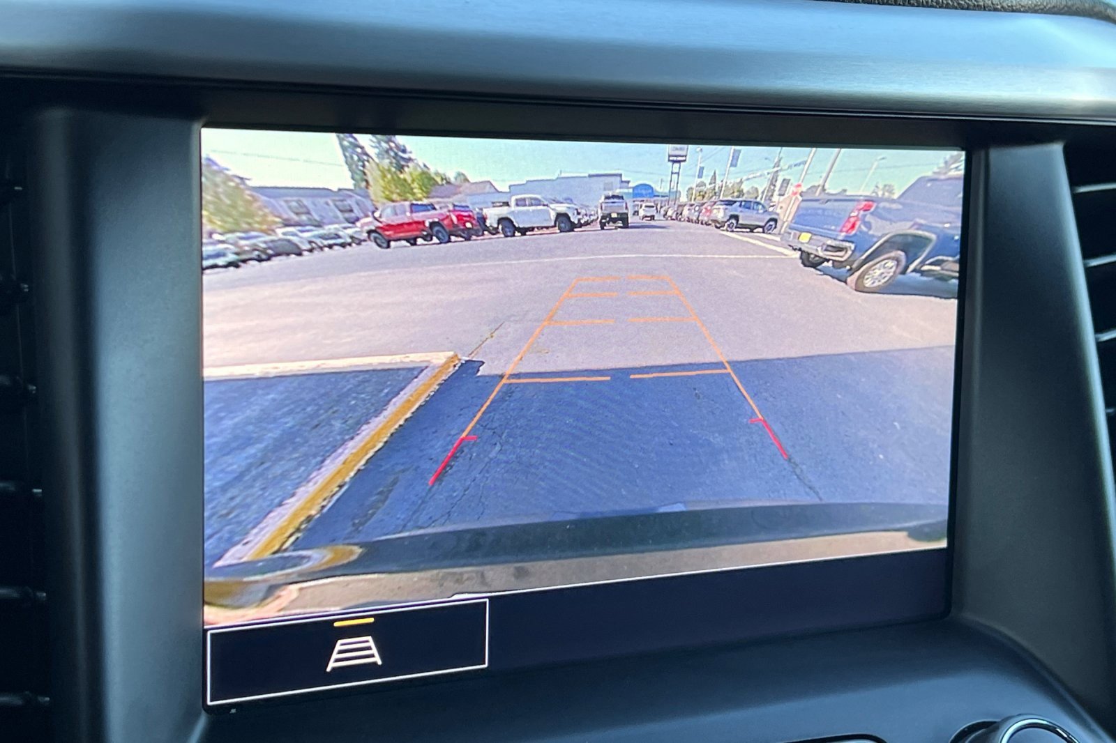 Used 2023 GMC Acadia SLT image 17