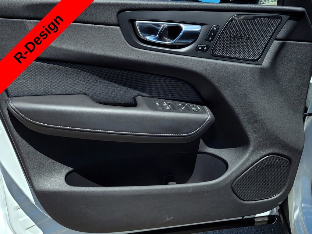 Used 2021 Volvo XC60 T5 R-Design w/ Protection Package Premier AWD/4WD image 11