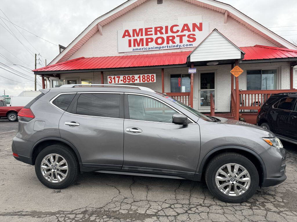 Used 2017 Nissan Rogue SV image 1