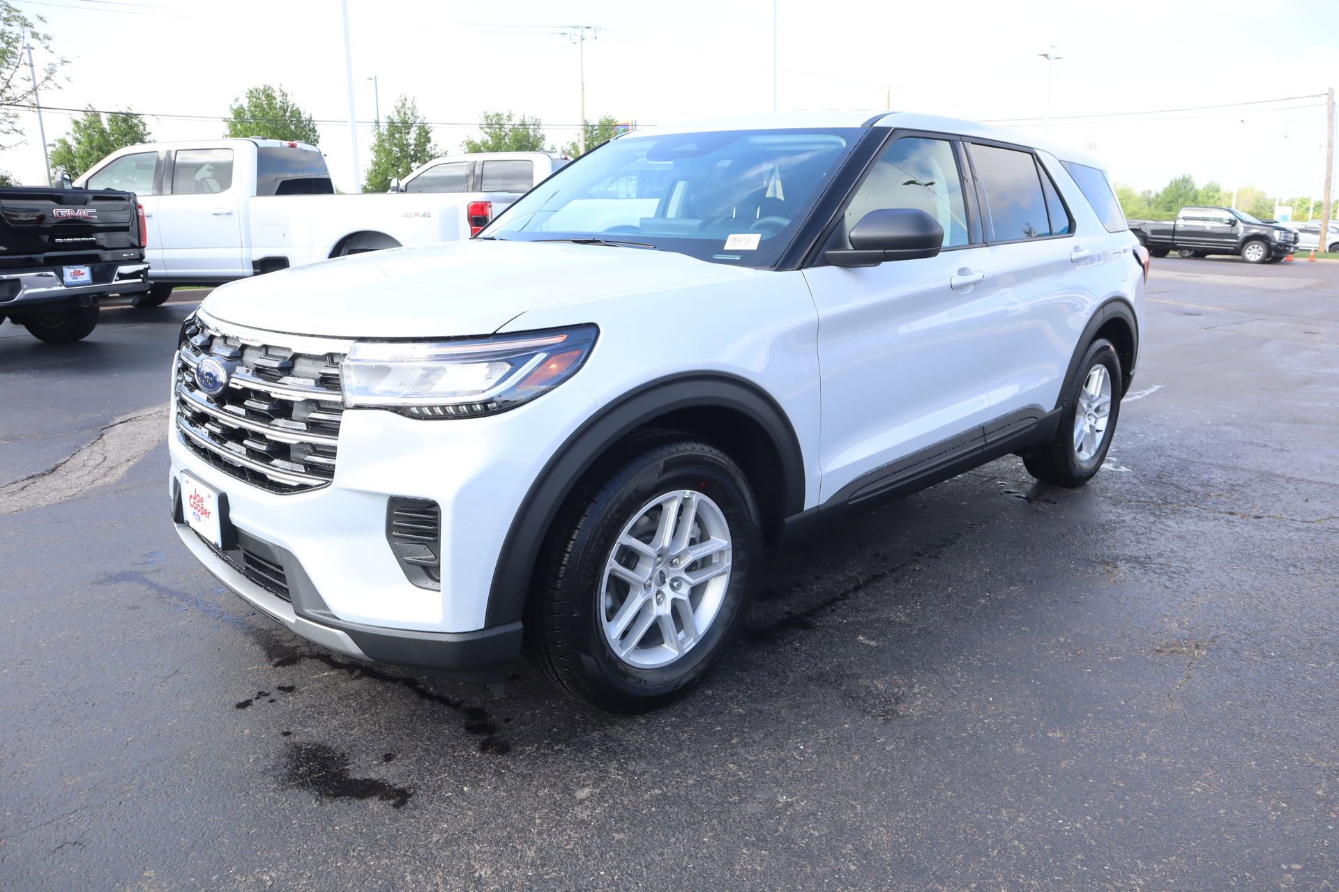 New 2026 Ford Explorer Active RWD image 10