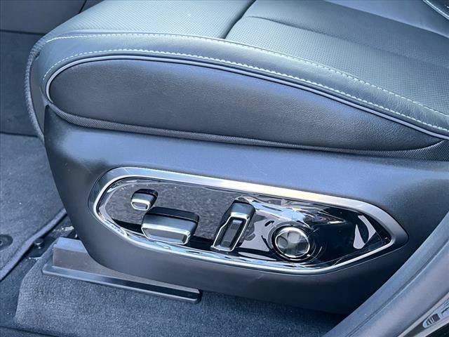 New 2025 Jeep Grand Cherokee L Overland w/ Advanced Protech Group III AWD/4WD image 13