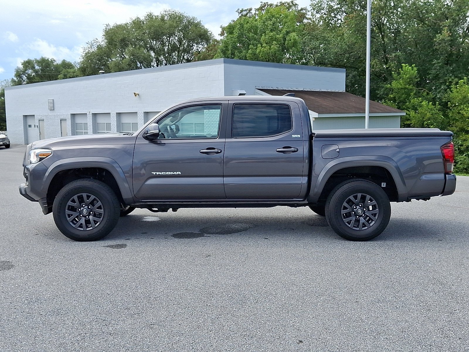 Certified 2023 Toyota Tacoma SR5 w/ Technology Package AWD/4WD image 4
