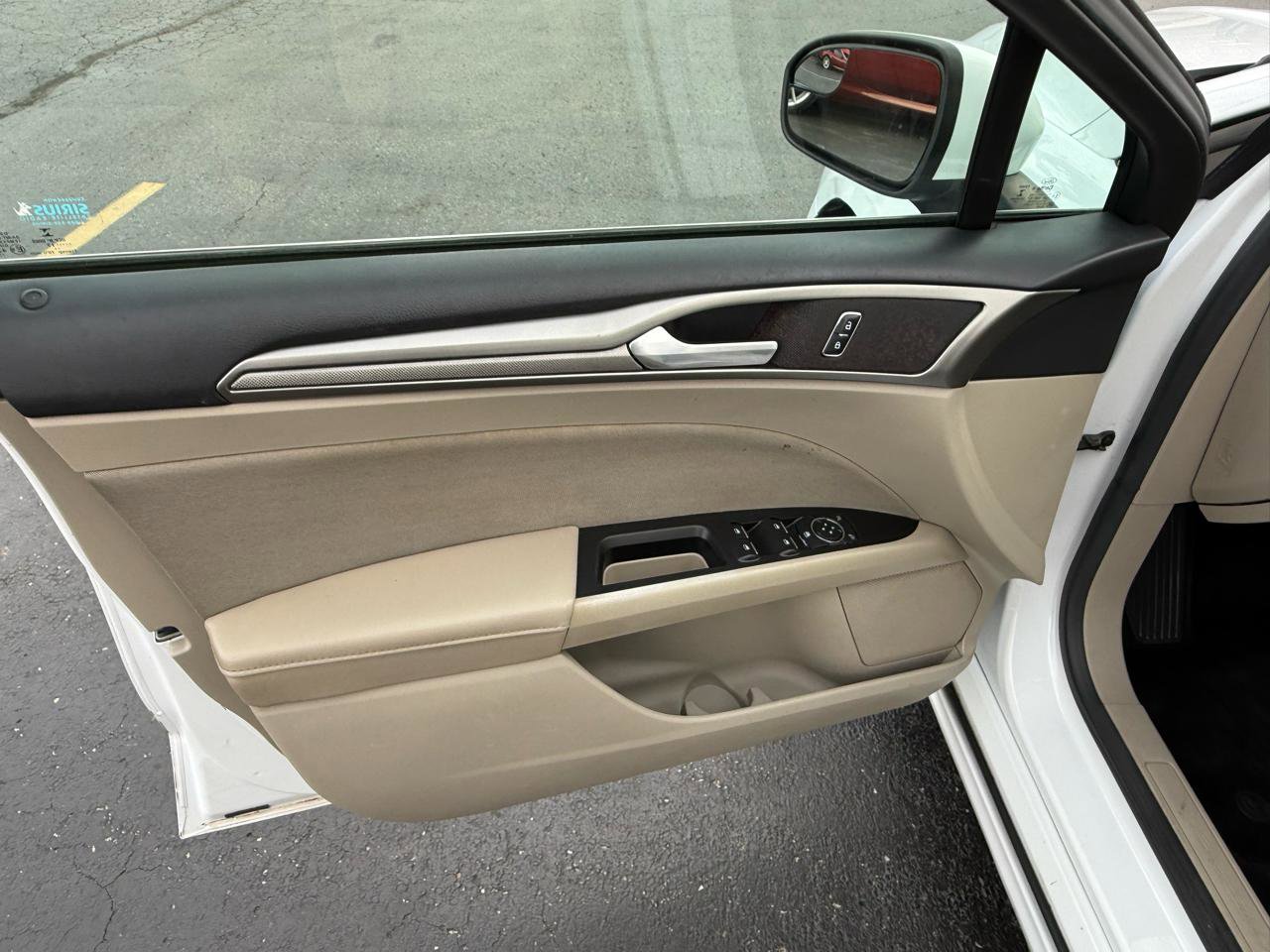 Used 2017 Ford Fusion SE image 15