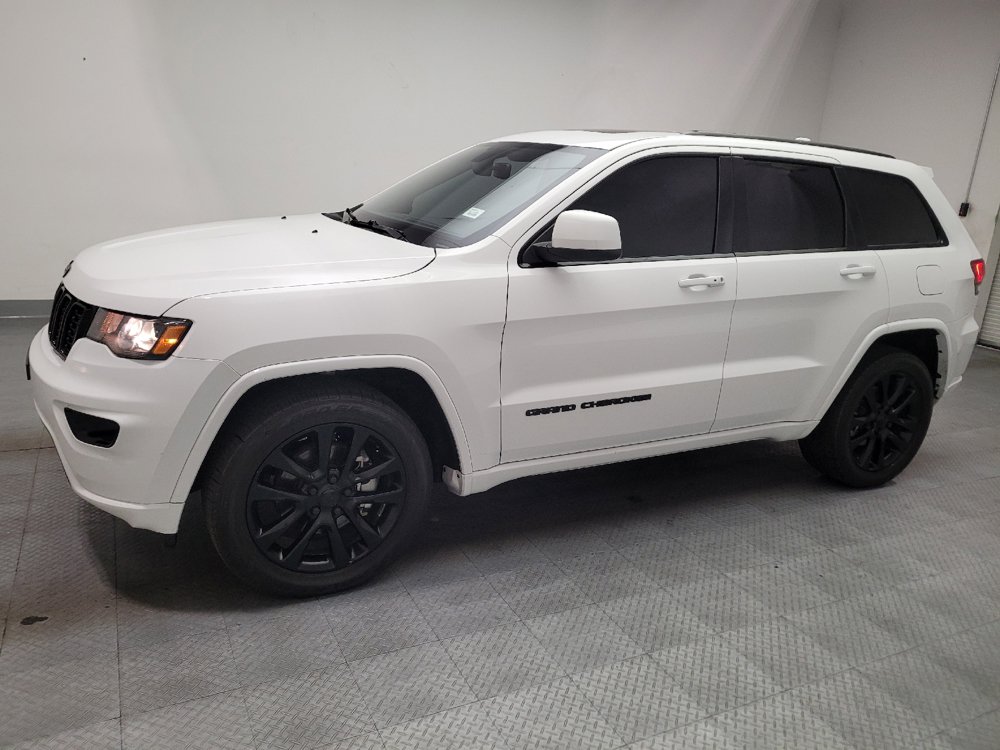 Used 2019 Jeep Grand Cherokee Altitude RWD image 2
