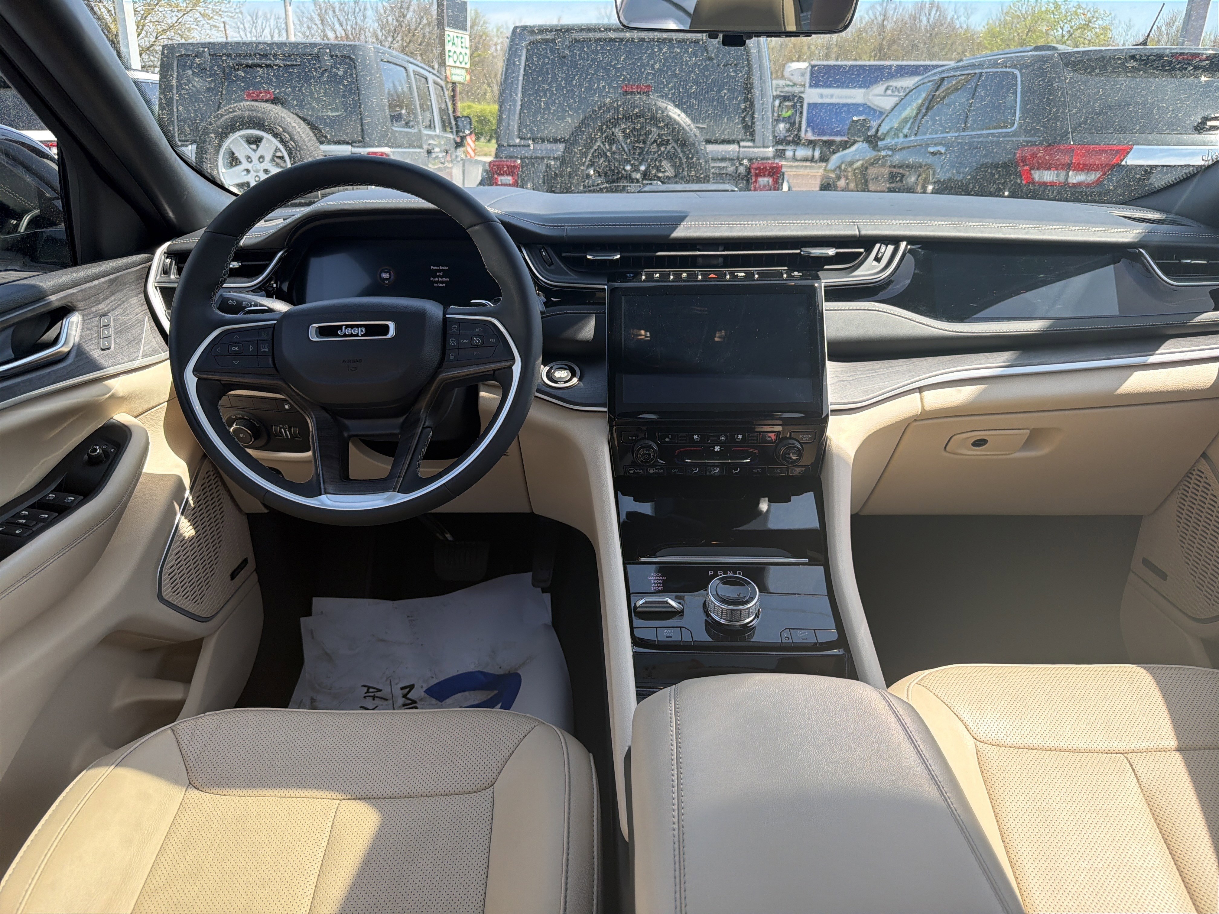 Certified 2022 Jeep Grand Cherokee Limited 4xe w/ Luxury Tech Group II AWD/4WD image 16