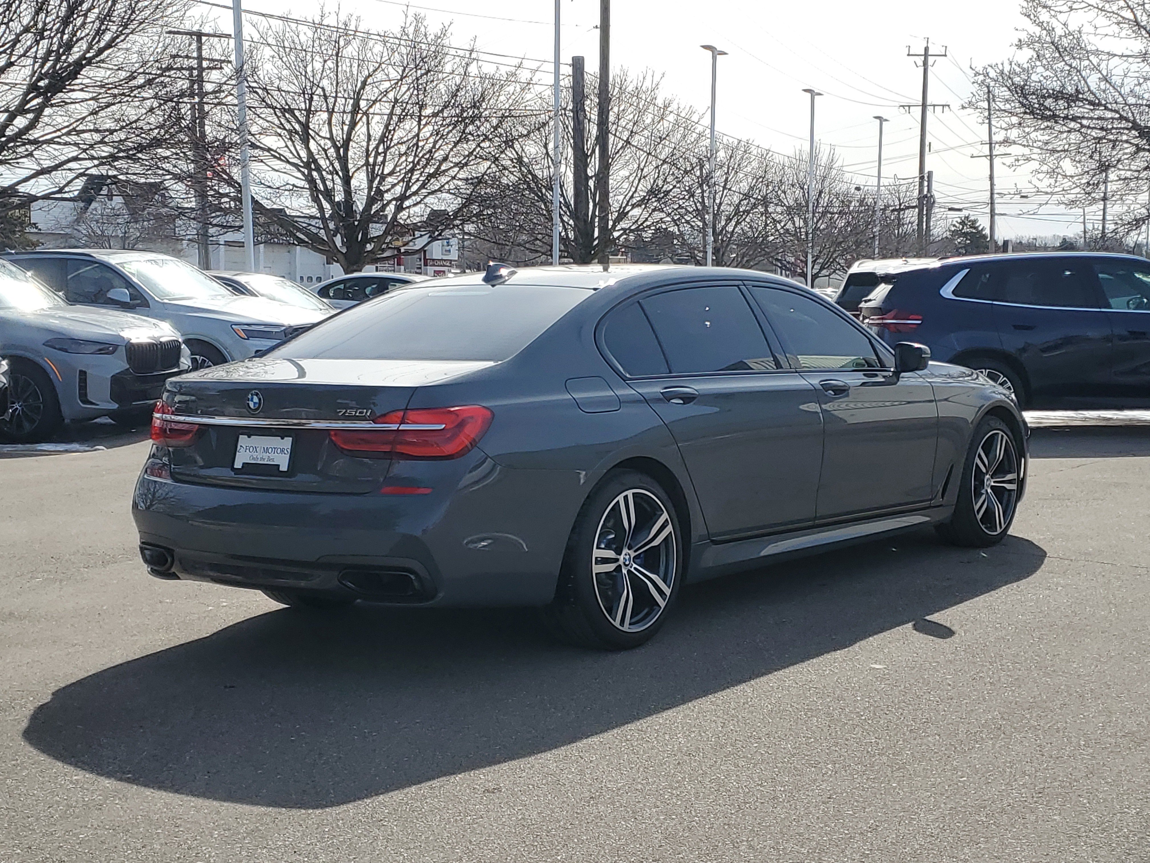 Used 2019 BMW 750i xDrive w/ Executive Package image 3