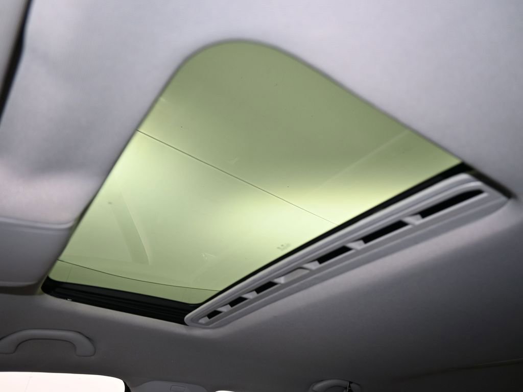 Used 2019 Volkswagen Passat 2.0T Wolfsburg image 12