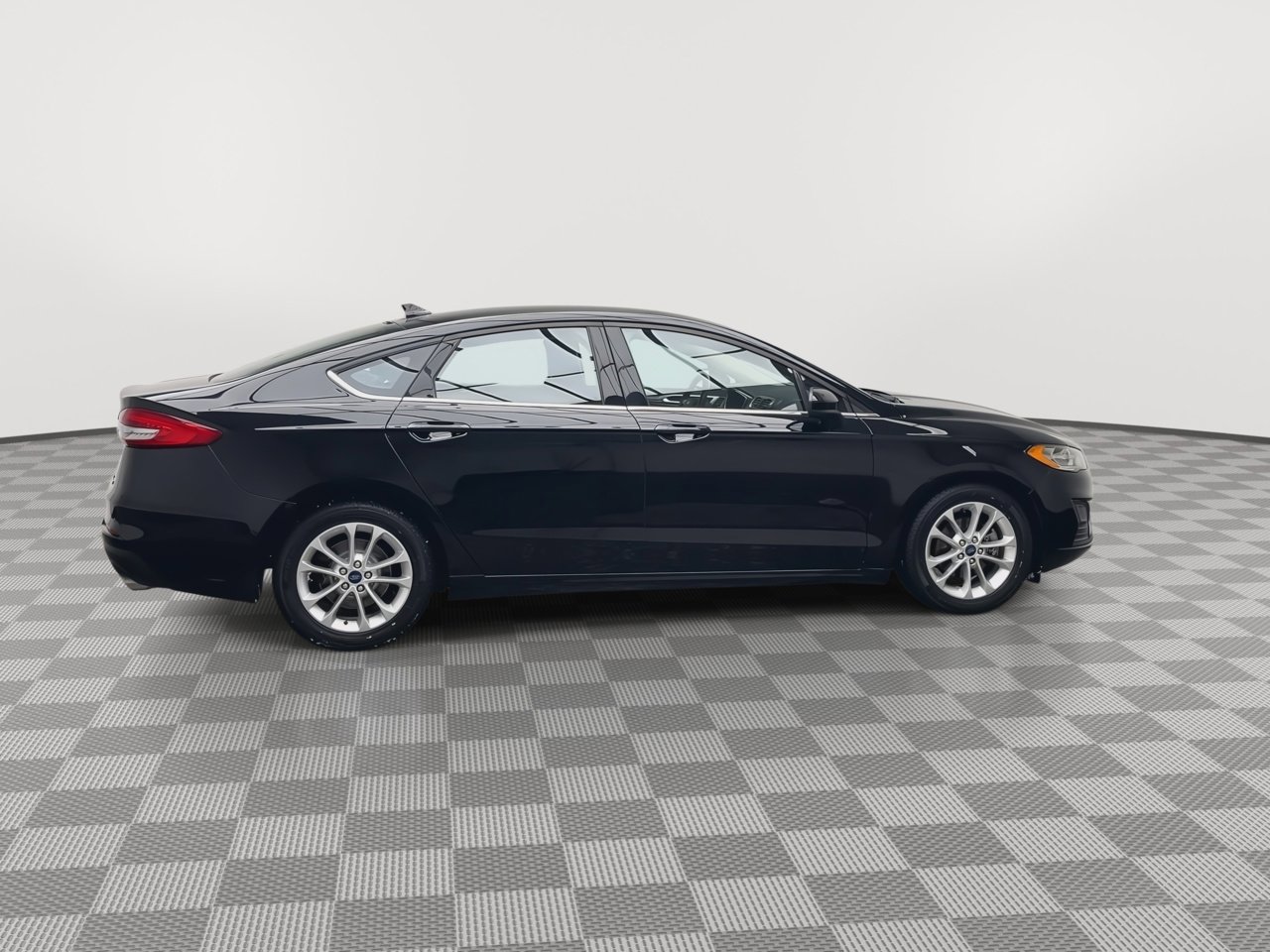 Used 2019 Ford Fusion SE image 34