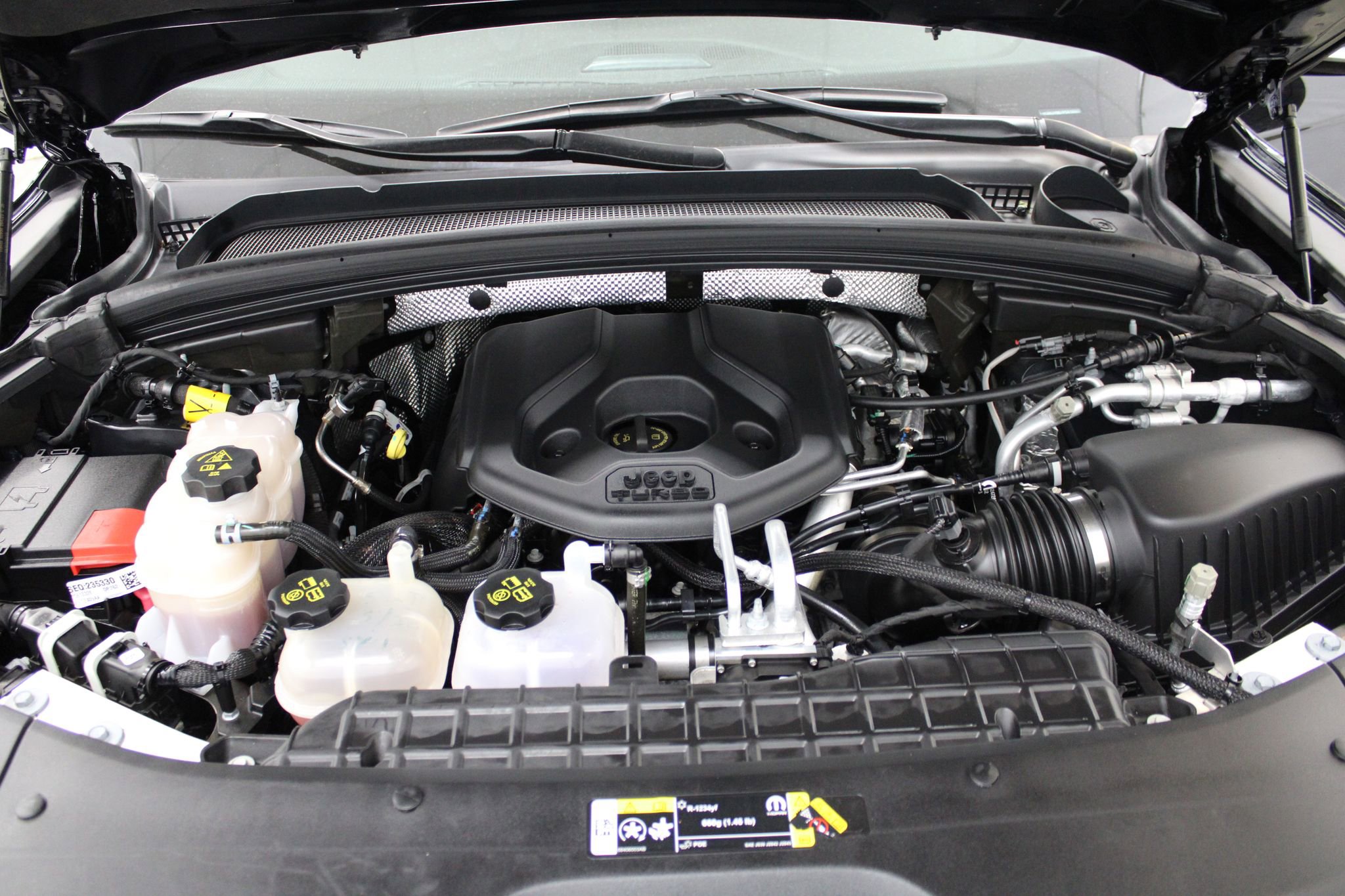 Used 2023 Jeep Grand Cherokee 4WD 4xe w/ Luxury Tech Group II image 10