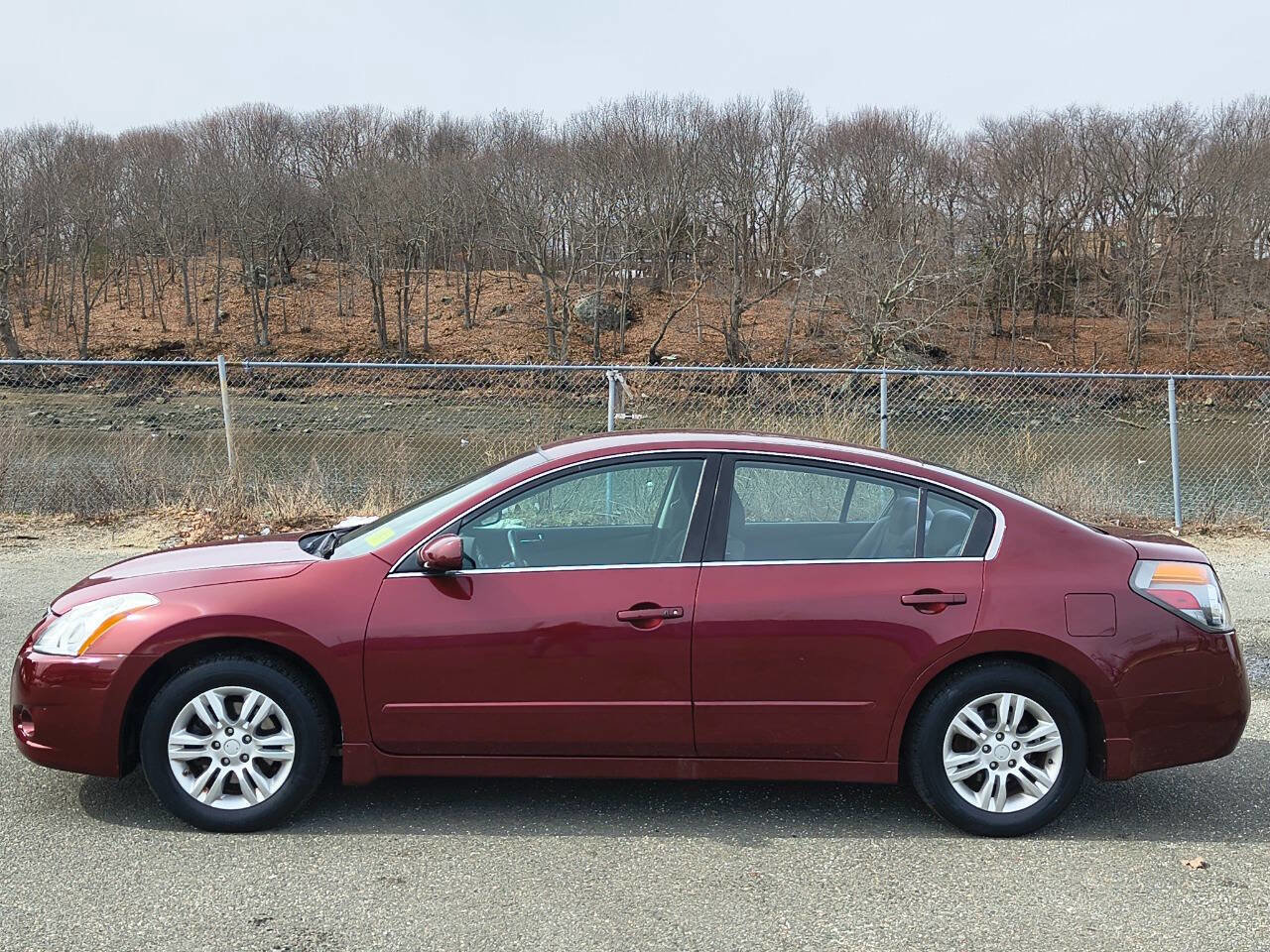 Used 2010 Nissan Altima 2.5 S w/ Convenience Pkg FWD image 4