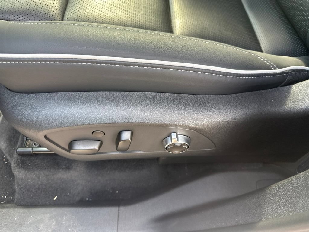 Used 2025 Buick Enclave Avenir AWD/4WD image 7