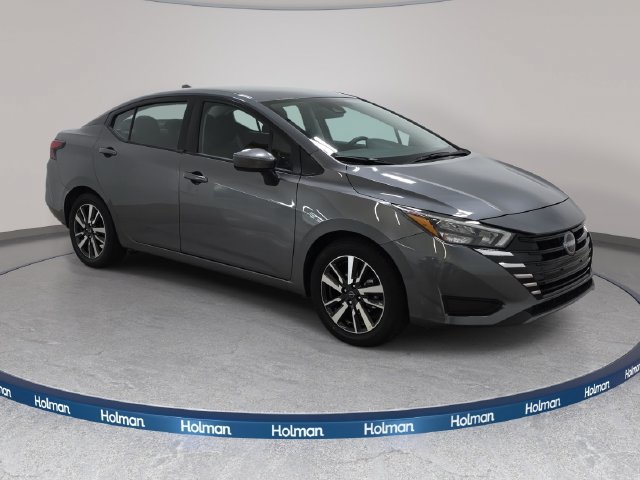 Used 2025 Nissan Versa SV FWD image 4