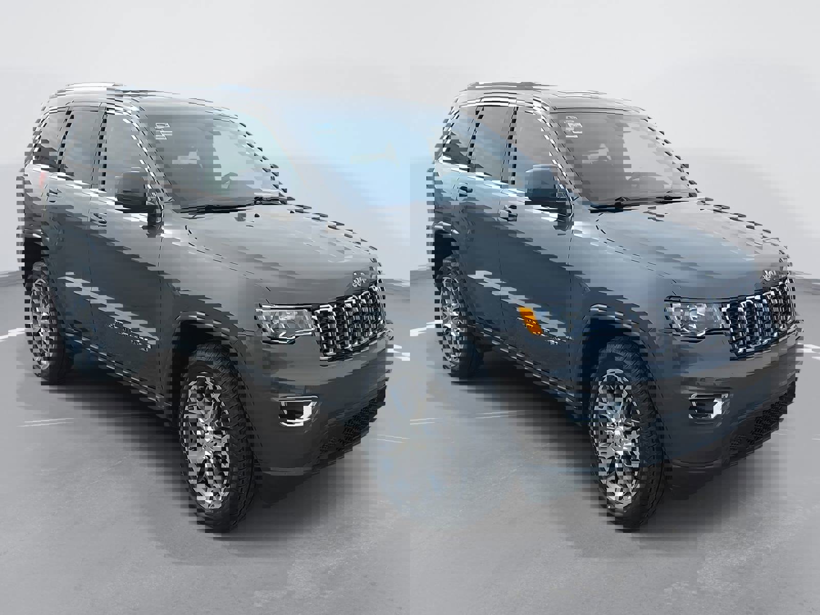 Used 2021 Jeep Grand Cherokee Laredo image 3
