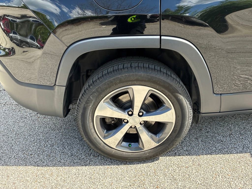 Used 2020 Jeep Cherokee Limited AWD/4WD image 21