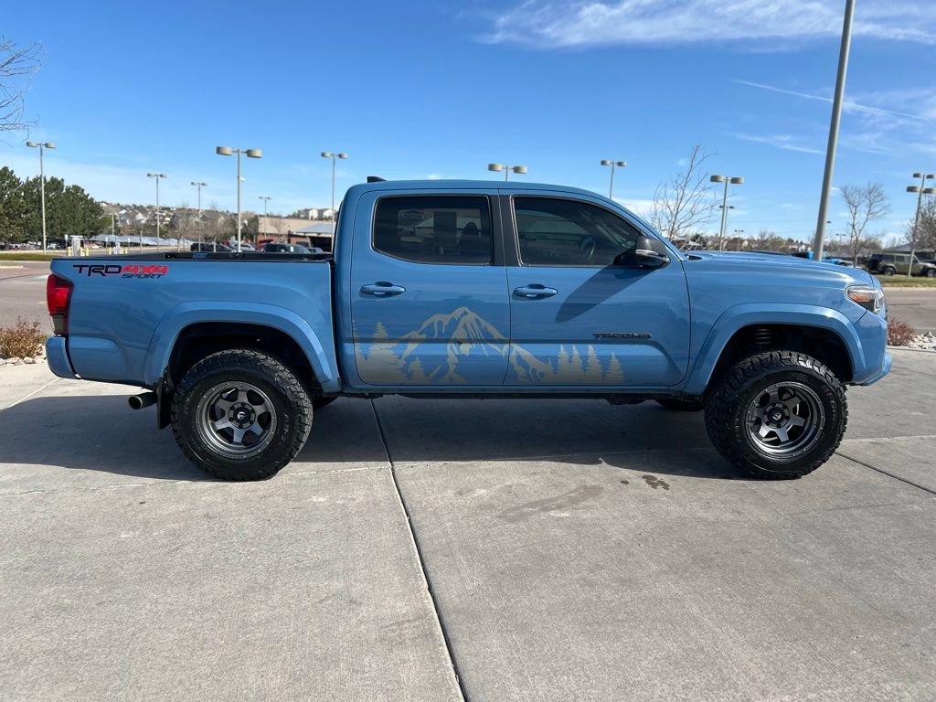 Used 2019 Toyota Tacoma TRD Sport w/ Technology Package image 10