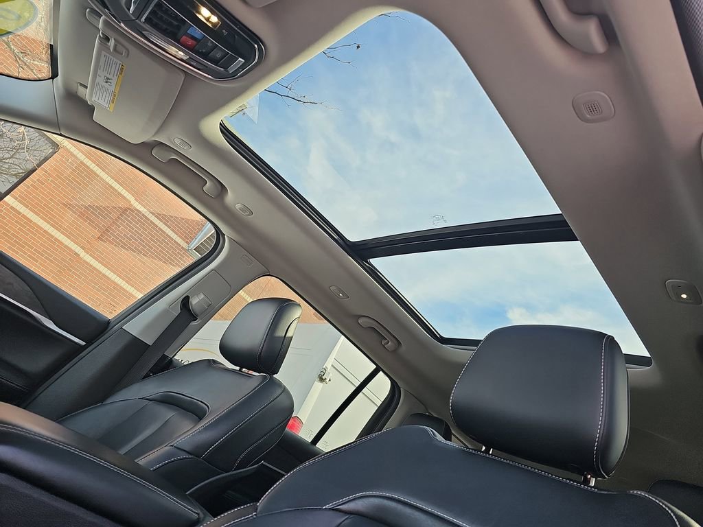 Used 2022 Jeep Grand Cherokee L Limited w/ Trailer Tow Group (B) image 31