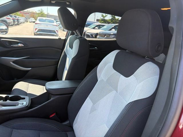 Used 2024 Chevrolet Trax RS w/ Sunroof Package FWD image 13