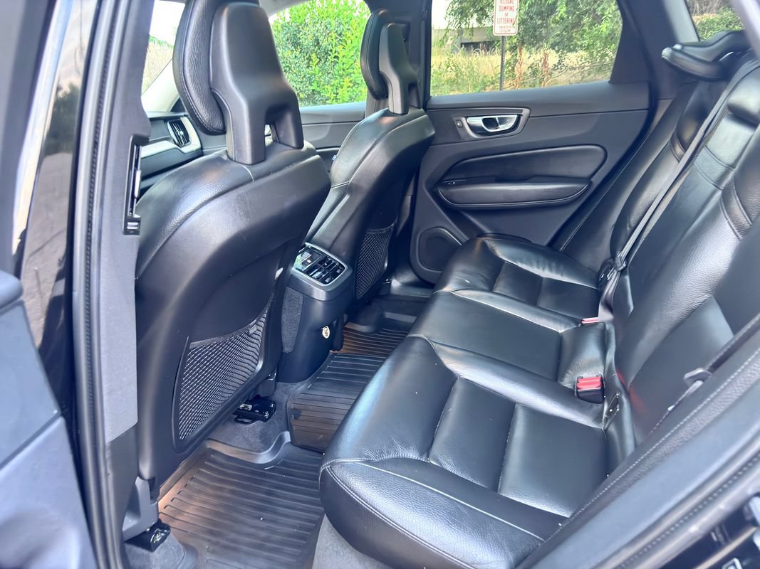 Used 2018 Volvo XC60 T5 Inscription w/ Convenience Package AWD/4WD image 34