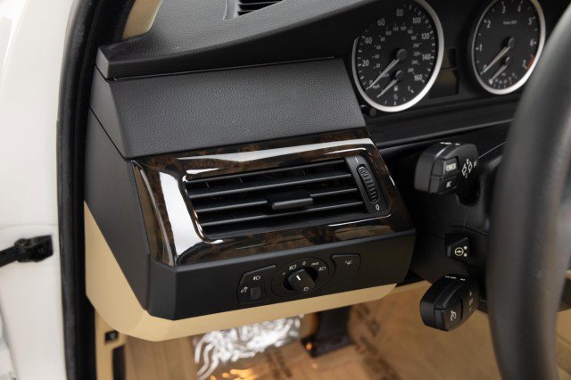 Used 2004 BMW 545i Sedan image 40