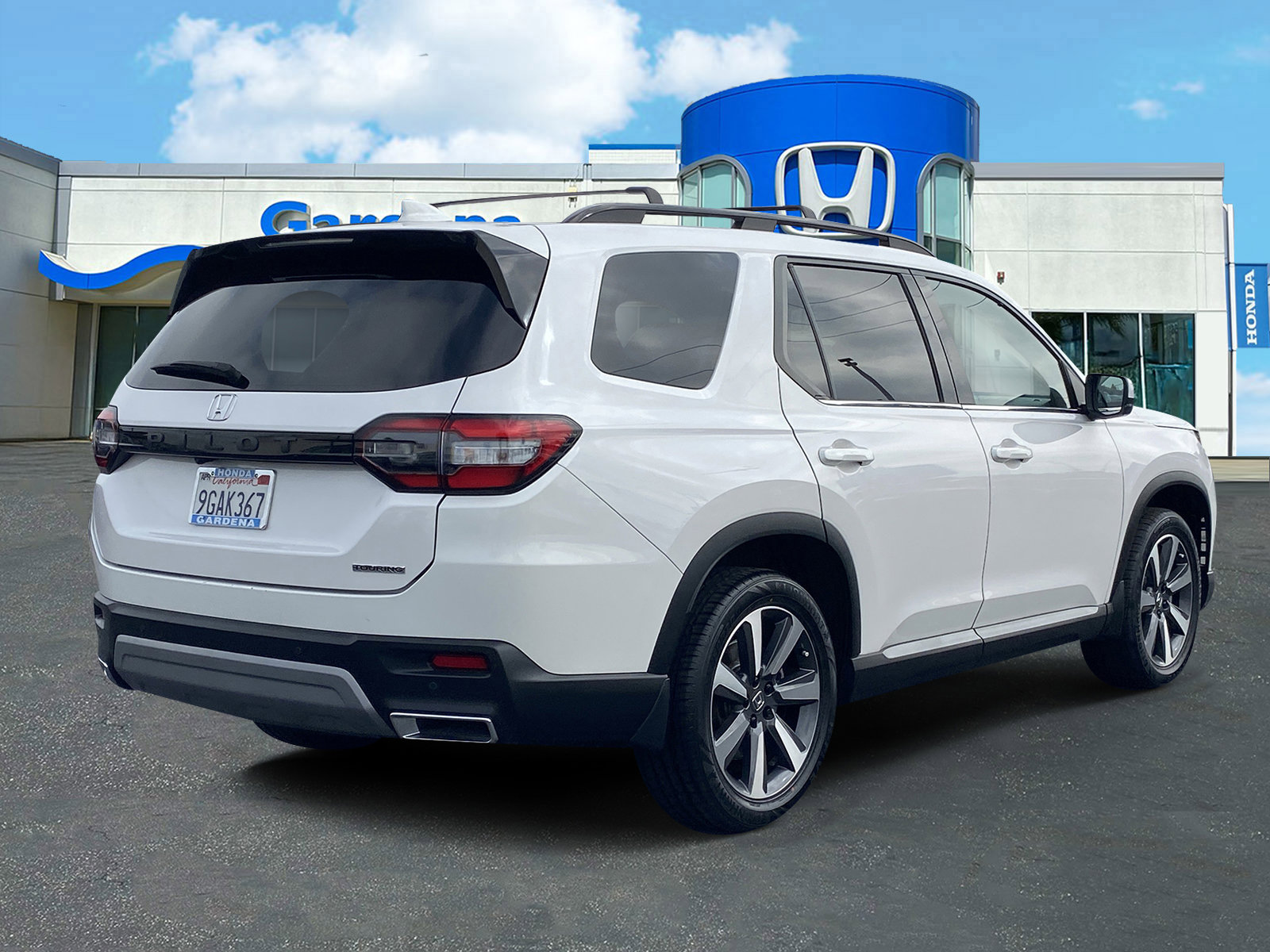 Certified 2023 Honda Pilot Touring image 6