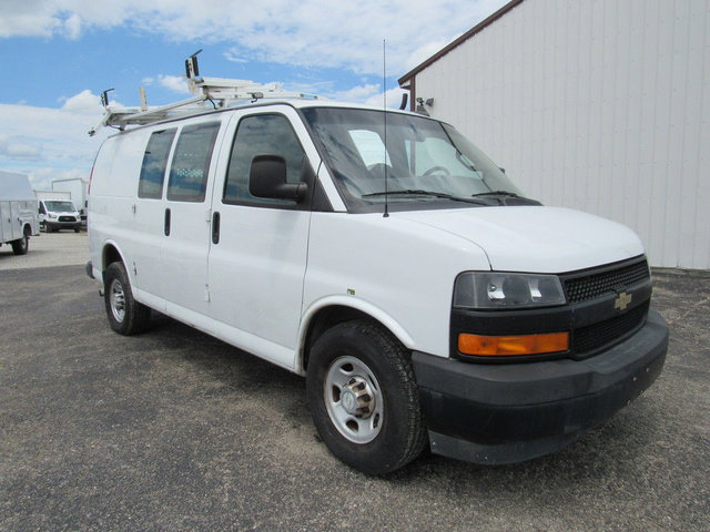 Used 2018 Chevrolet Express 2500 w/ Driver Convenience Package RWD image 9