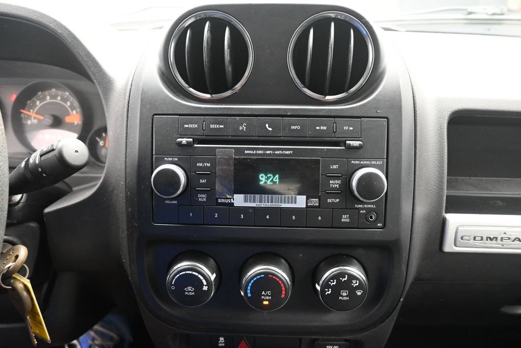Used 2016 Jeep Compass Sport FWD image 12
