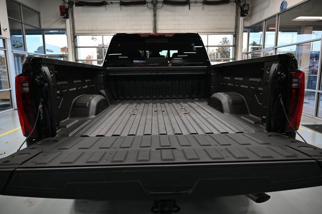 New 2026 GMC Sierra 2500 SLT w/ SLT Premium Package image 8