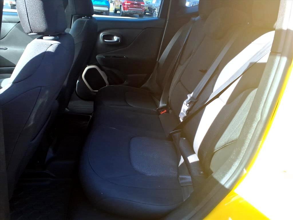Used 2016 Jeep Renegade Latitude image 8