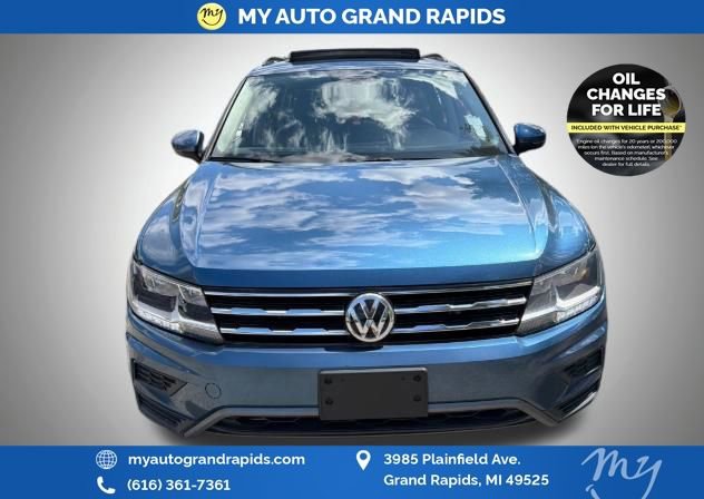 Used 2019 Volkswagen Tiguan SE w/ Panoramic Sunroof Package AWD/4WD image 2