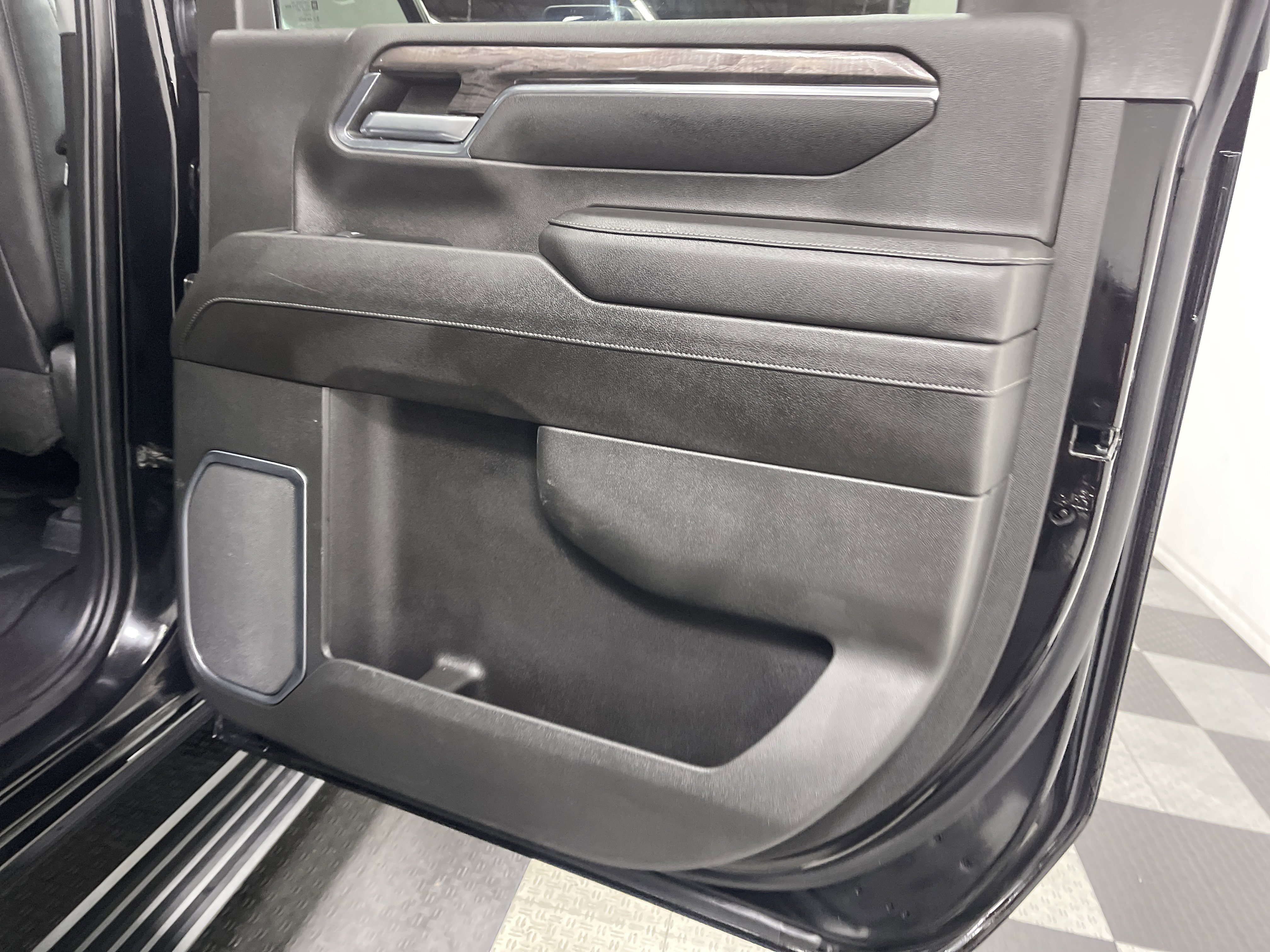 Used 2024 Chevrolet Silverado 3500 LTZ w/ LTZ Premium Package image 18