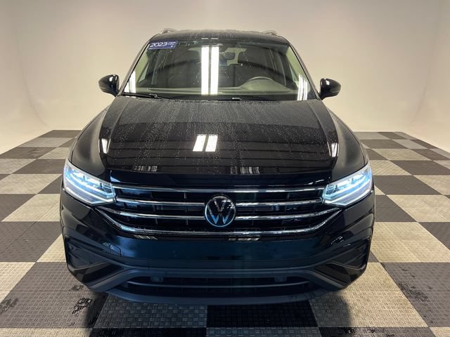 Certified 2023 Volkswagen Tiguan SE FWD image 2