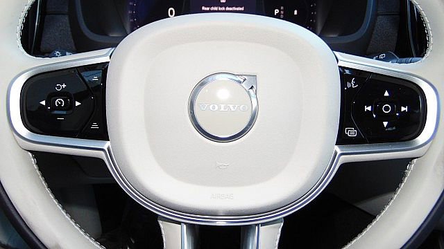 New 2026 Volvo XC90 B6 Ultra image 25