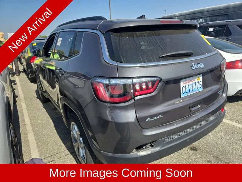 Used 2024 Jeep Compass Latitude AWD/4WD image 4