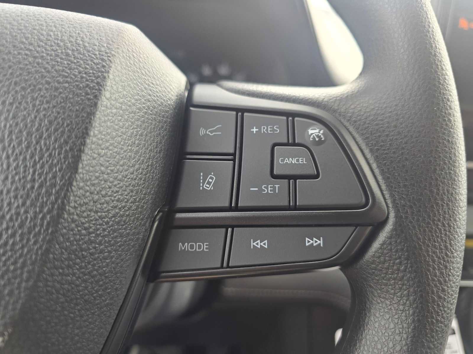 New 2026 Toyota Sienna LE FWD image 11