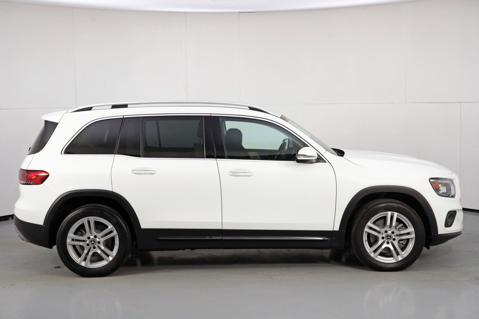 Used 2020 Mercedes-Benz GLB 250 4MATIC w/ Premium Package image 53