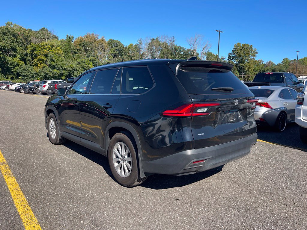 Used 2024 Toyota Grand Highlander AWD image 3